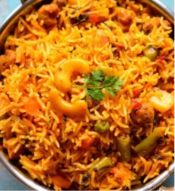 VEG BIRYANI (WITH RAITA)